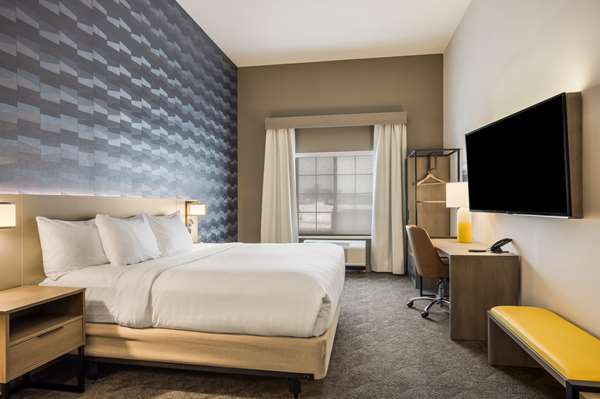  - Comfort Inn & Suites Gaylord - I-75, Exit 282