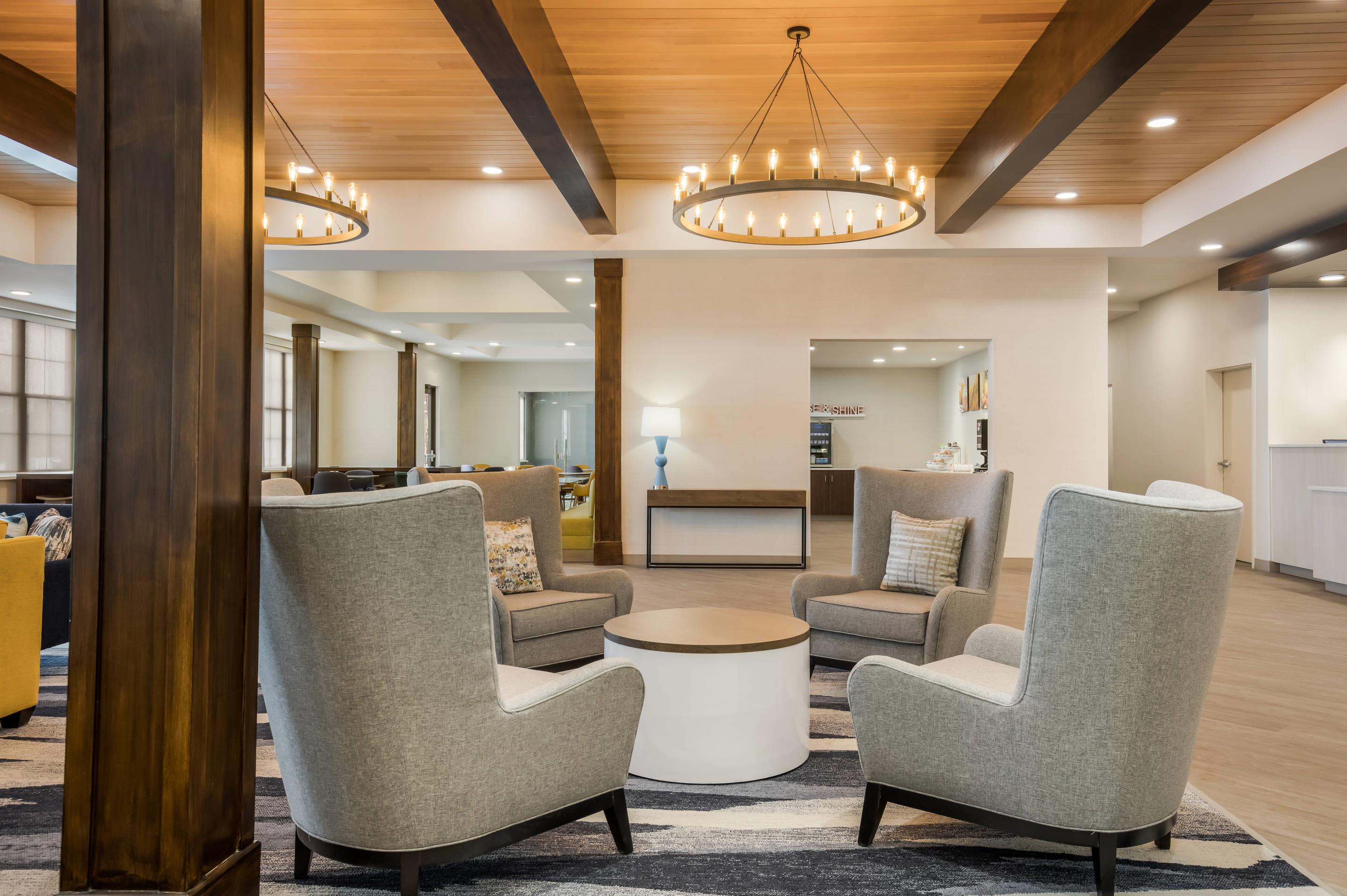 Lobby with sitting area