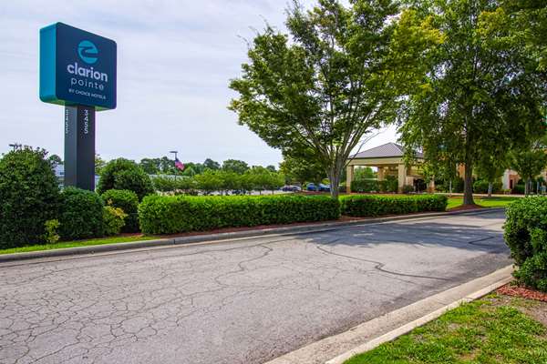Exterior view - Clarion Pointe Hotel New Bern