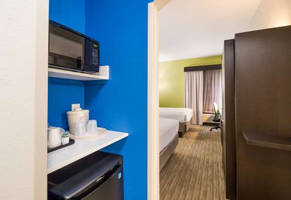  - Clarion Pointe Hotel New Bern