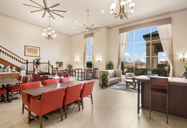 Amenities - Clarion Pointe Hotel New Bern