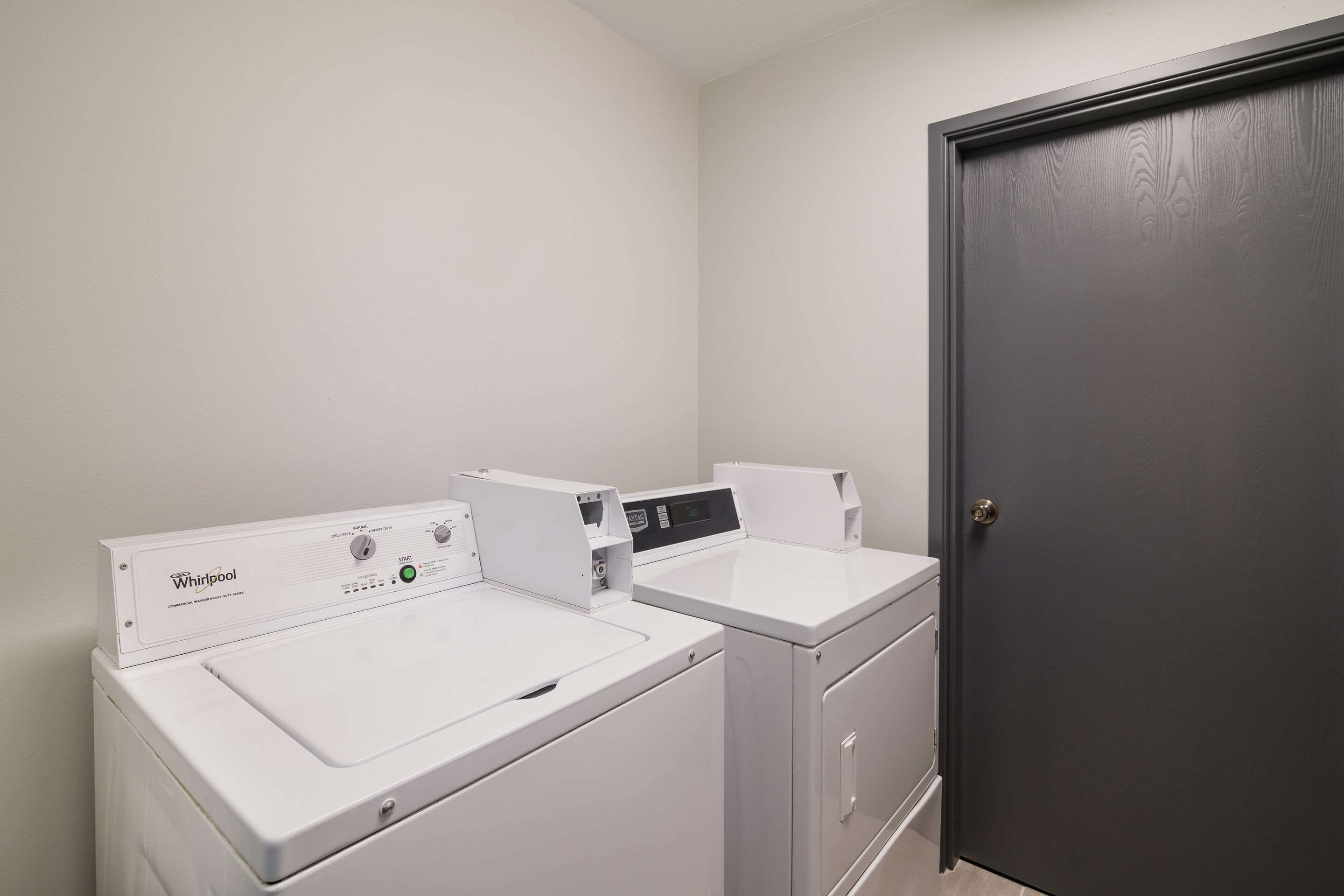 Guest laundry facilities | Econo Lodge