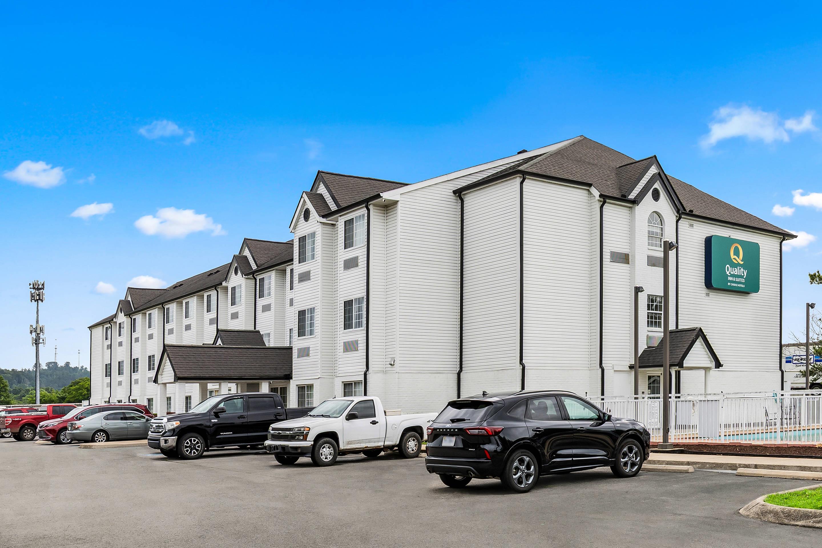 Hotel exterior | Hotel Avery