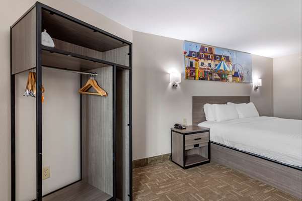  - Clarion Pointe Hotel Galveston