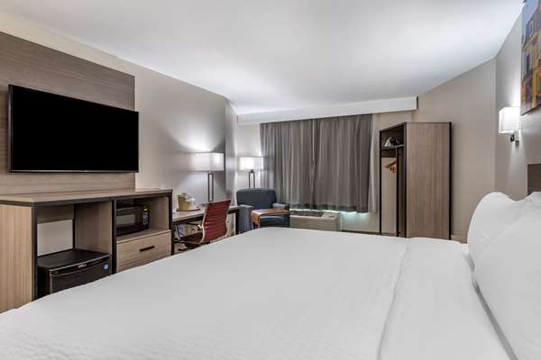  - Clarion Pointe Hotel Galveston