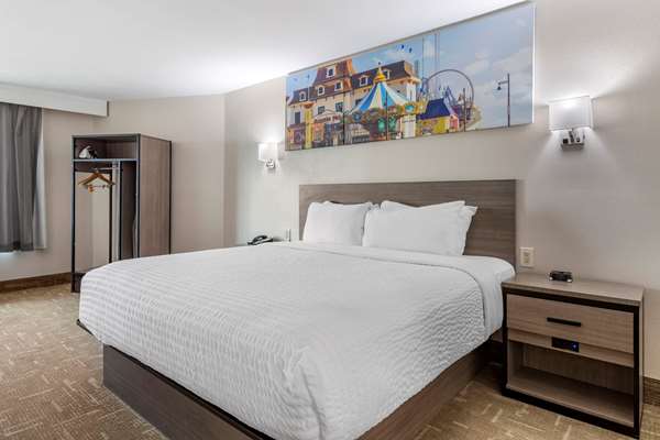  - Clarion Pointe Hotel Galveston