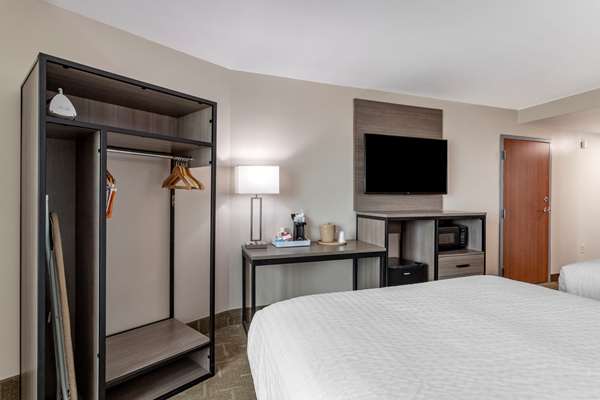  - Clarion Pointe Hotel Galveston