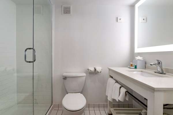  - Clarion Pointe Hotel Galveston