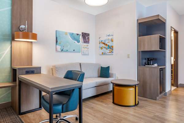  - Comfort Suites Cottage Grove - I-94, Exit 244