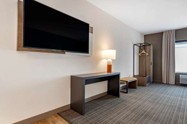  - Comfort Suites Cottage Grove - I-94, Exit 244