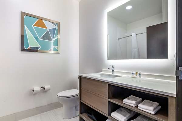  - Comfort Suites Cottage Grove - I-94, Exit 244