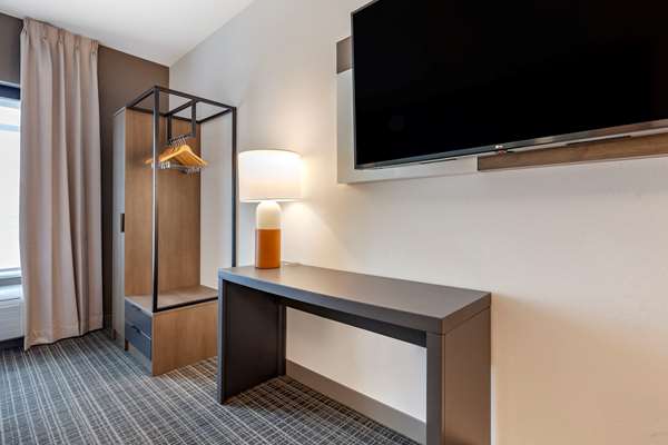  - Comfort Suites Cottage Grove - I-94, Exit 244