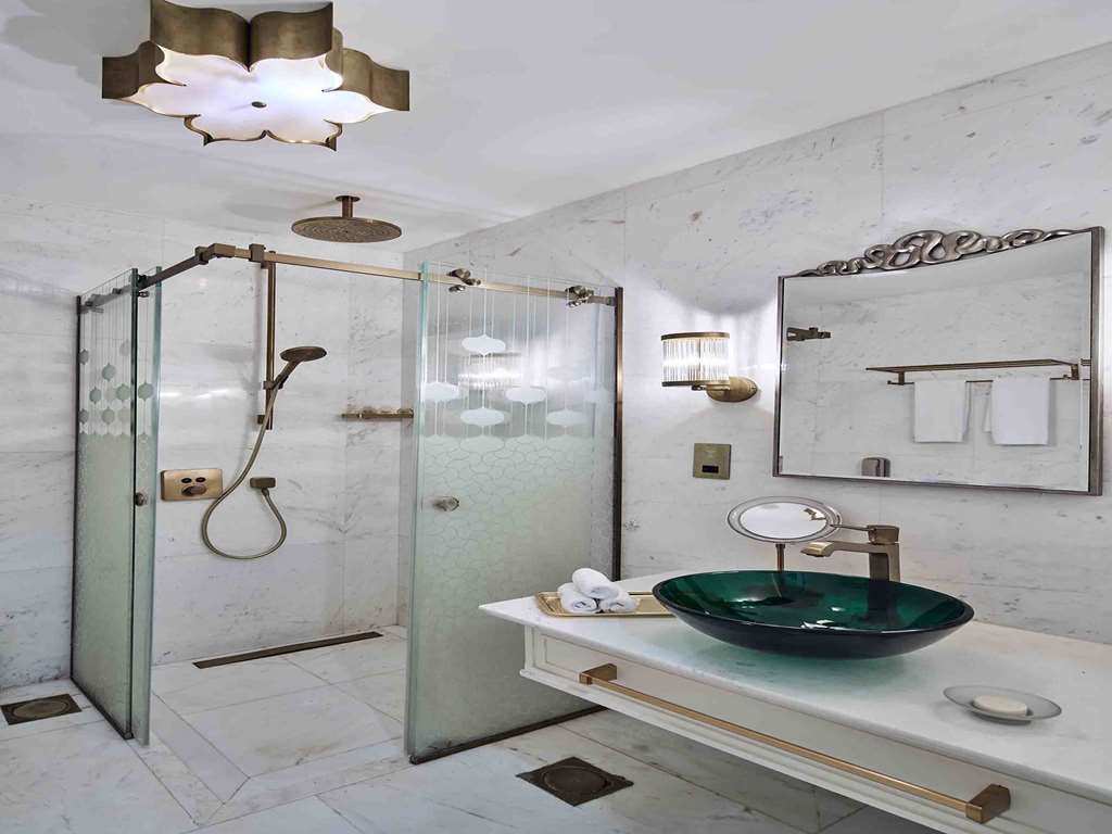 Club Privé By Rixos Saadiyat-guestroom-Guest Room,Bathroom,On-Site.jpg