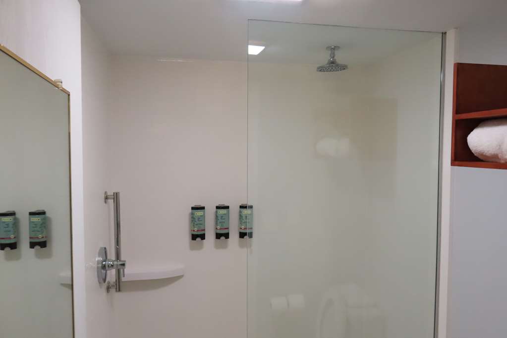 Best Western Childress West Hotel-guestroom-Guest Room,Bathroom,On-Site.jpg