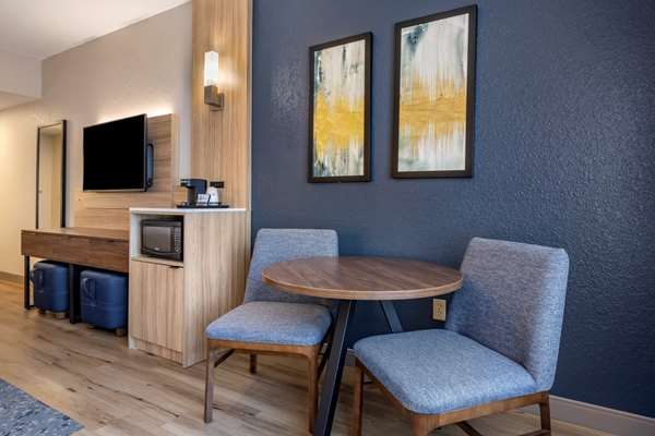  - Best Western Plus Orlando East UCF Area Hotel