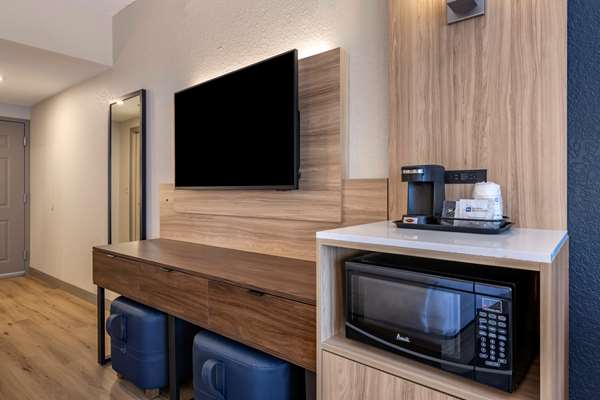  - Best Western Plus Orlando East UCF Area Hotel