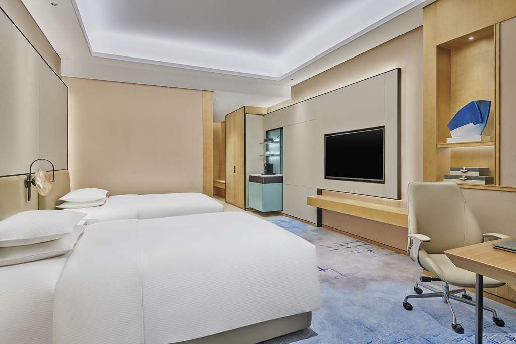 DoubleTree by Hilton Suzhou Wuzhong - Tap to explore photos