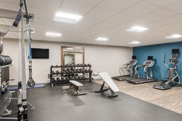 Fitness/ Exercise Room - Hampton Inn & Suites Houghton