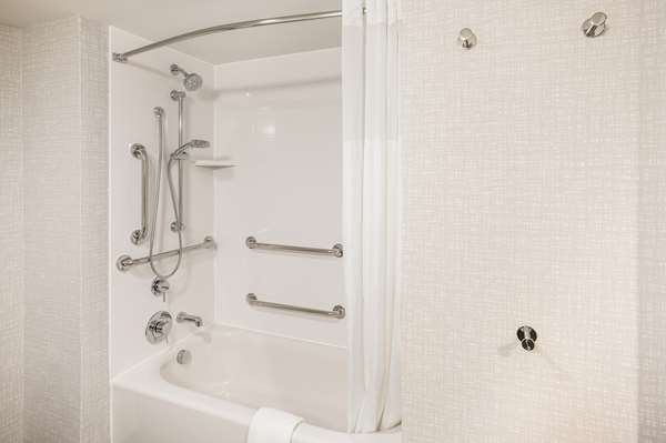  - Hampton Inn & Suites Houghton