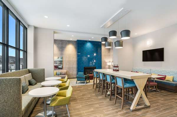 Amenities - Hampton Inn & Suites Houghton