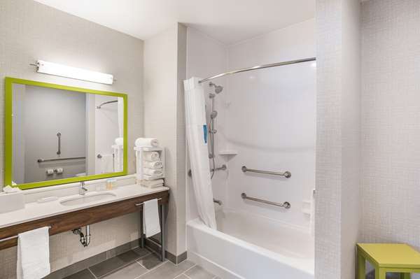  - Hampton Inn & Suites Houghton