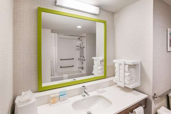  - Hampton Inn & Suites Houghton