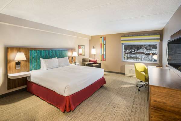  - Hampton Inn & Suites Houghton
