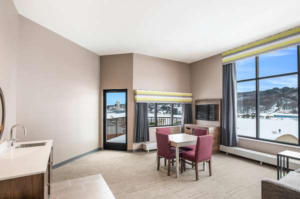  - Hampton Inn & Suites Houghton