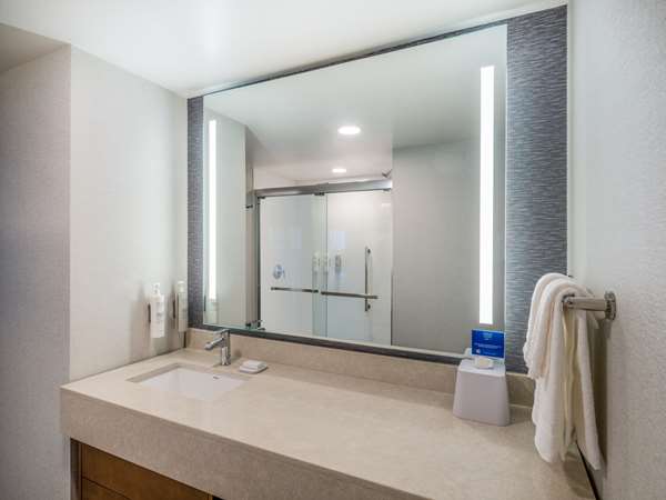  - Homewood Suites by Hilton Downtown Toledo - I-75, Exit 201B & 202A