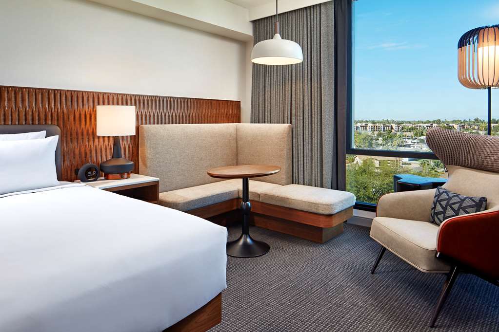 Senna House Scottsdale, Curio Collection by Hilton Room Type - PINNACLE 1-BDRM KNG SUITE