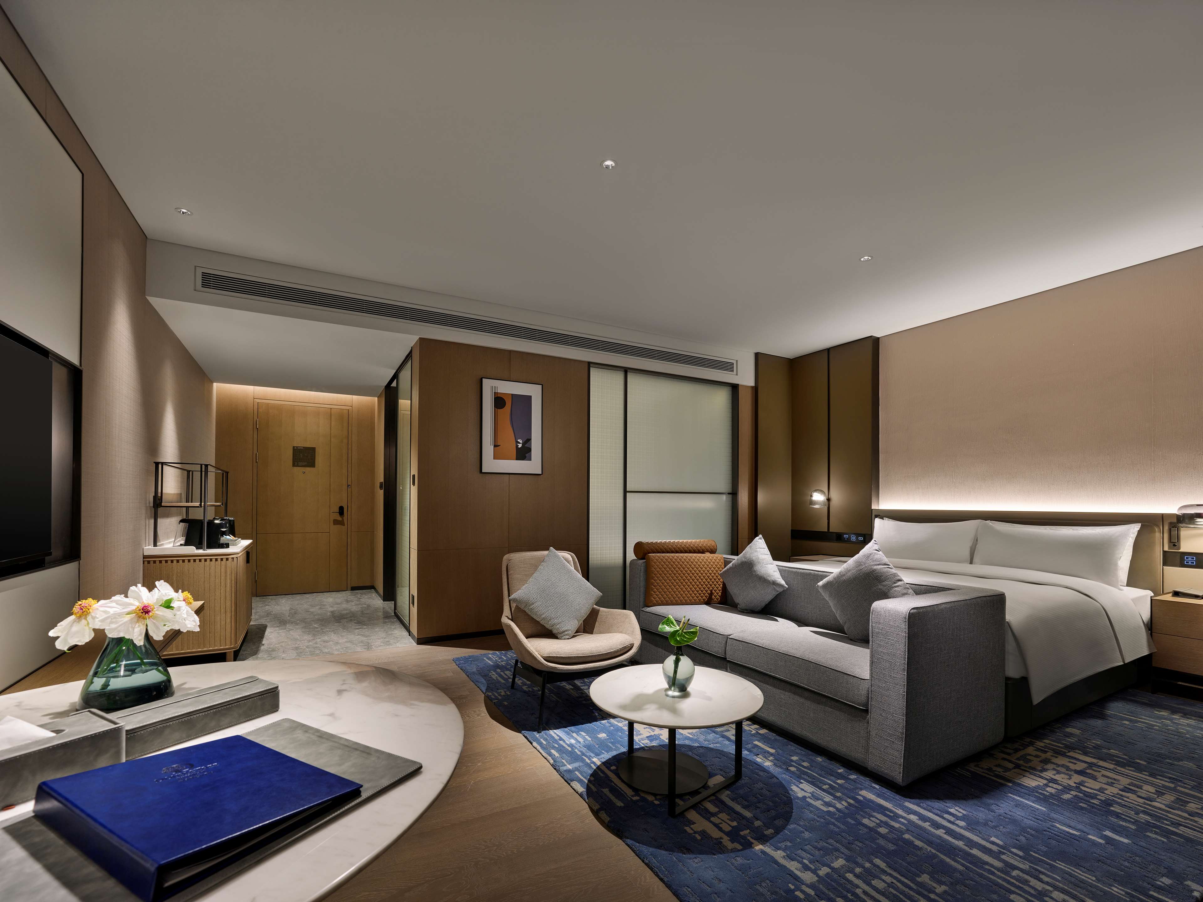 DoubleTree by Hilton Chengdu Riverside Room Type - KING PREMIUM ROOM