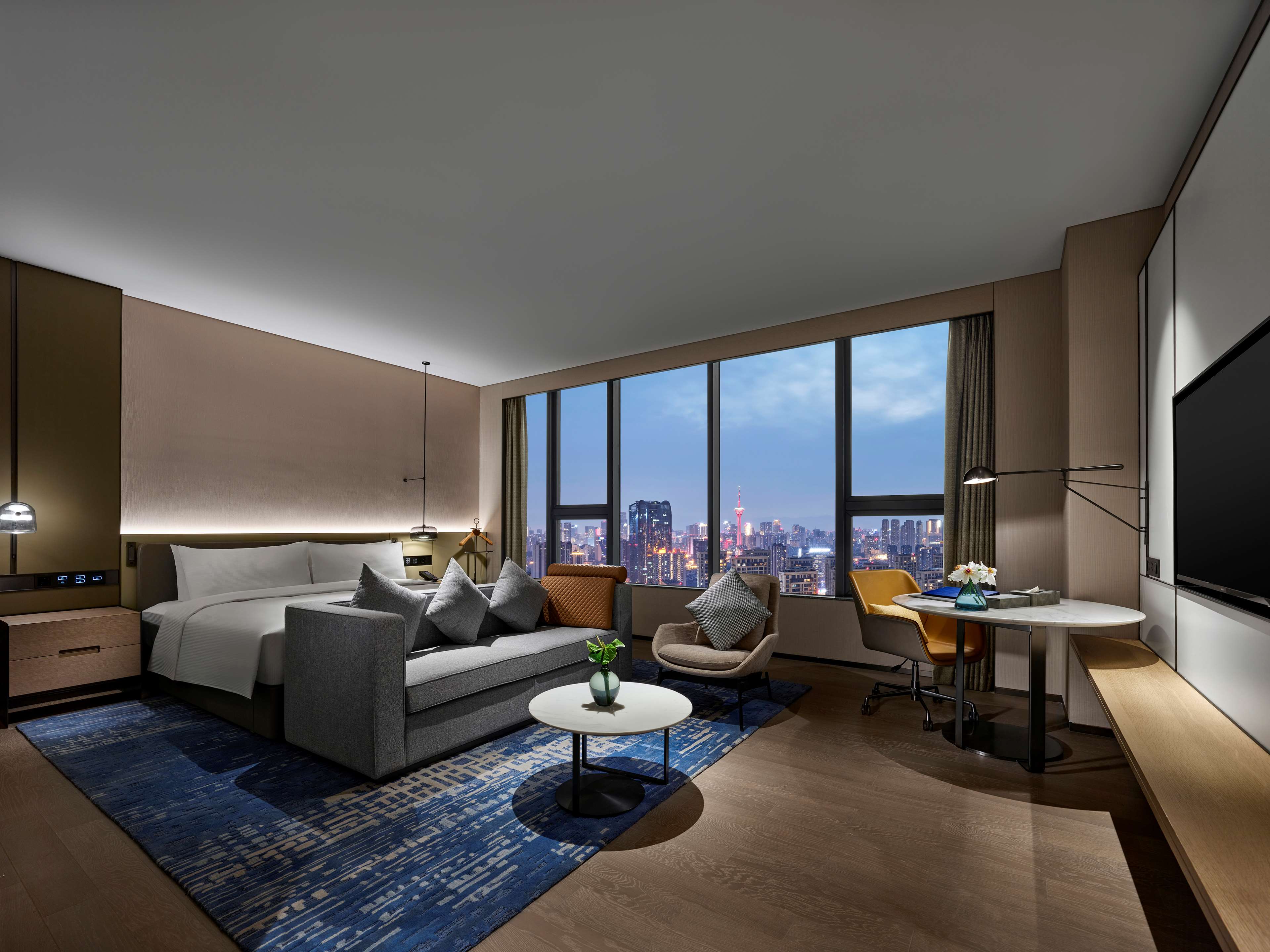 DoubleTree by Hilton Chengdu Riverside - Tap to explore photos