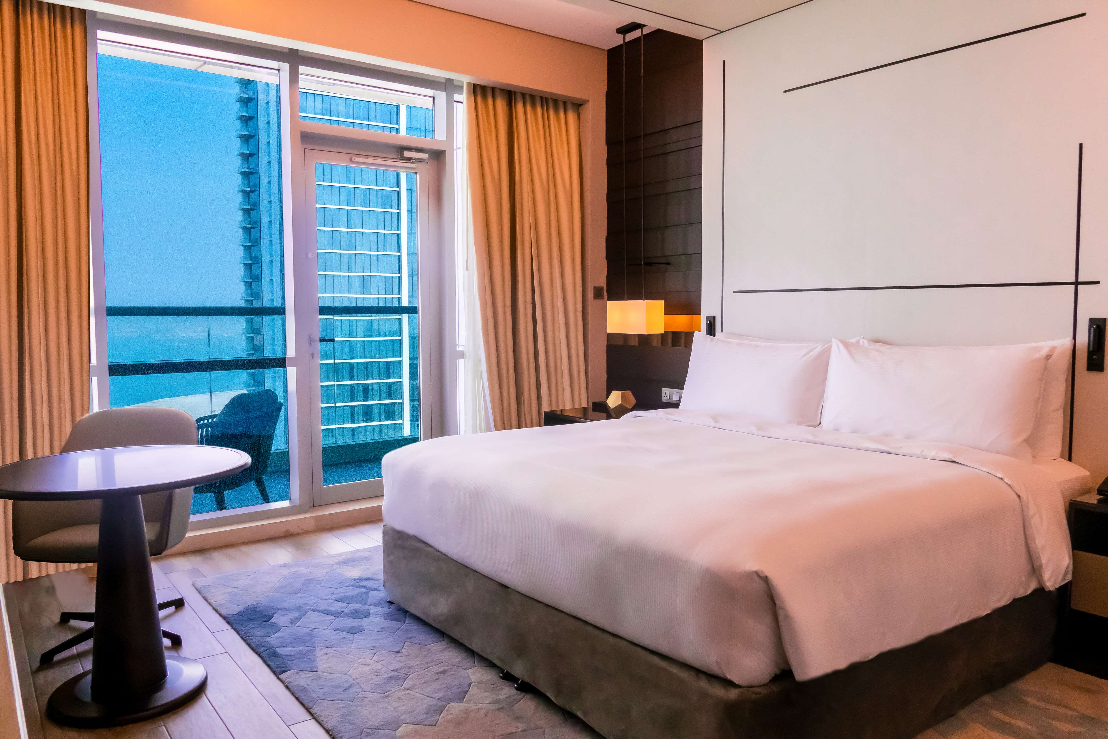 Hilton Bahrain Room Type - KING ONE BDRM APM BALC