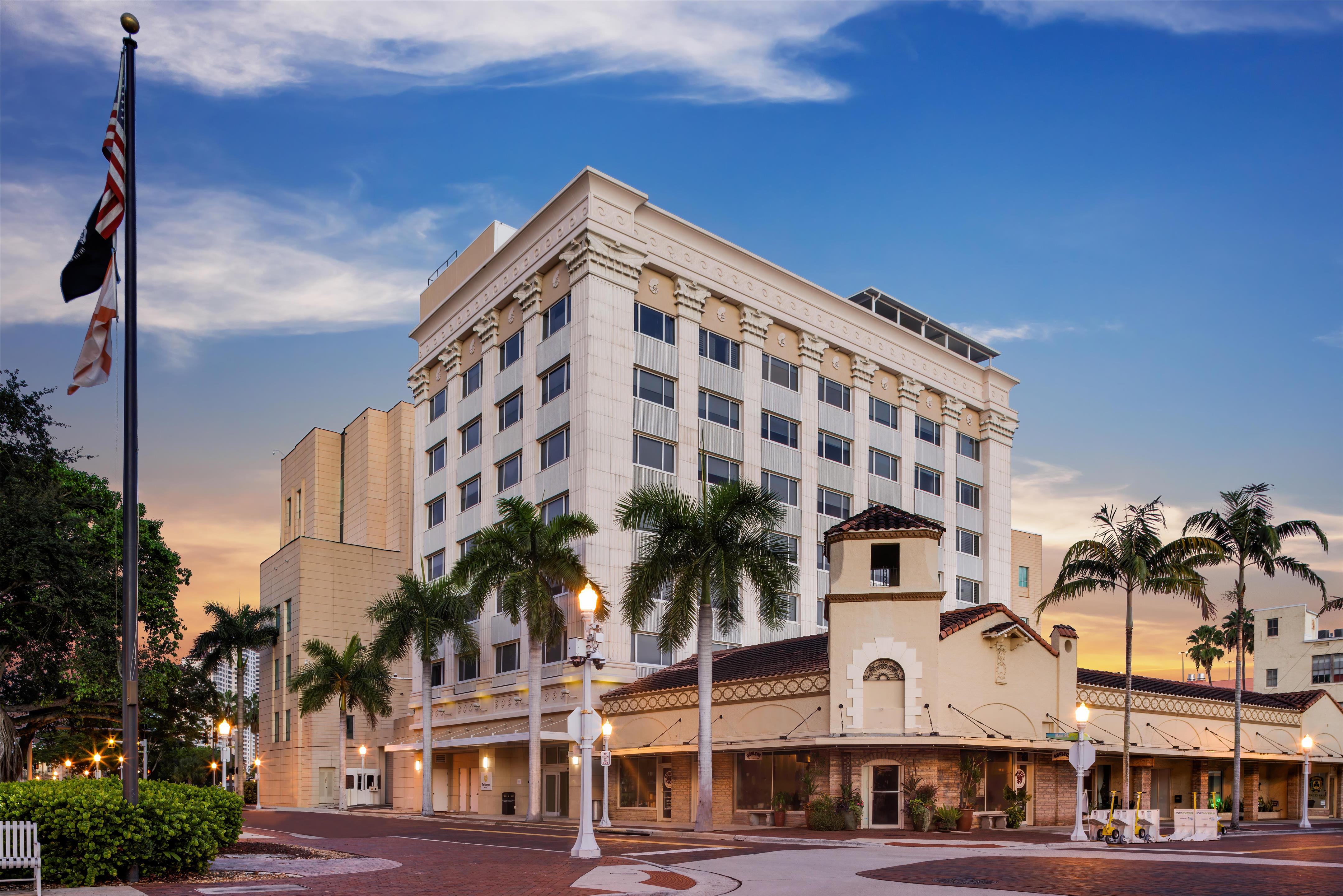 Exterior | The Banyan Hotel Fort Myers, Tapestry Collection by Hilton