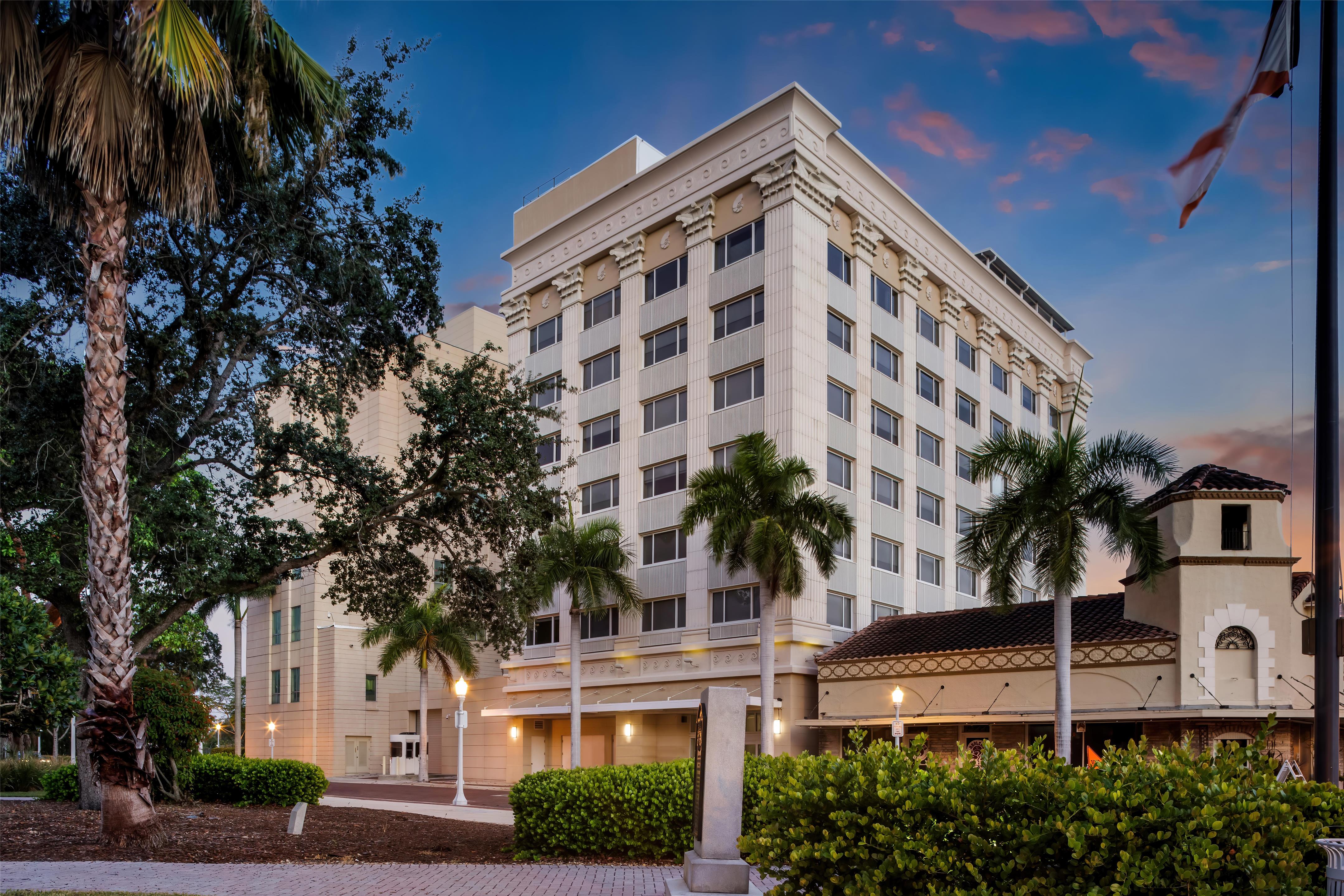 Exterior | The Banyan Hotel Fort Myers, Tapestry Collection by Hilton