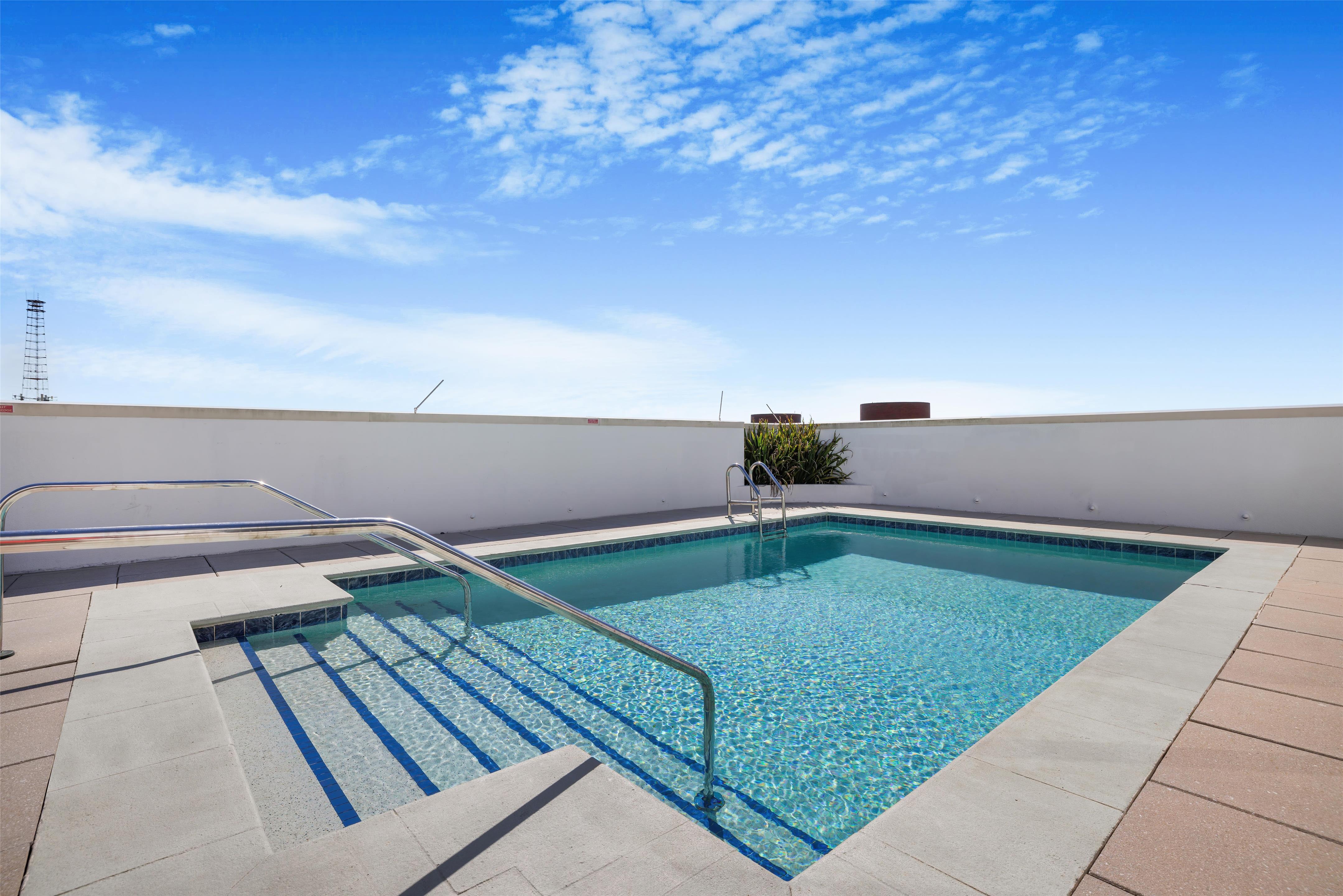 Pool | The Banyan Hotel Fort Myers, Tapestry Collection by Hilton