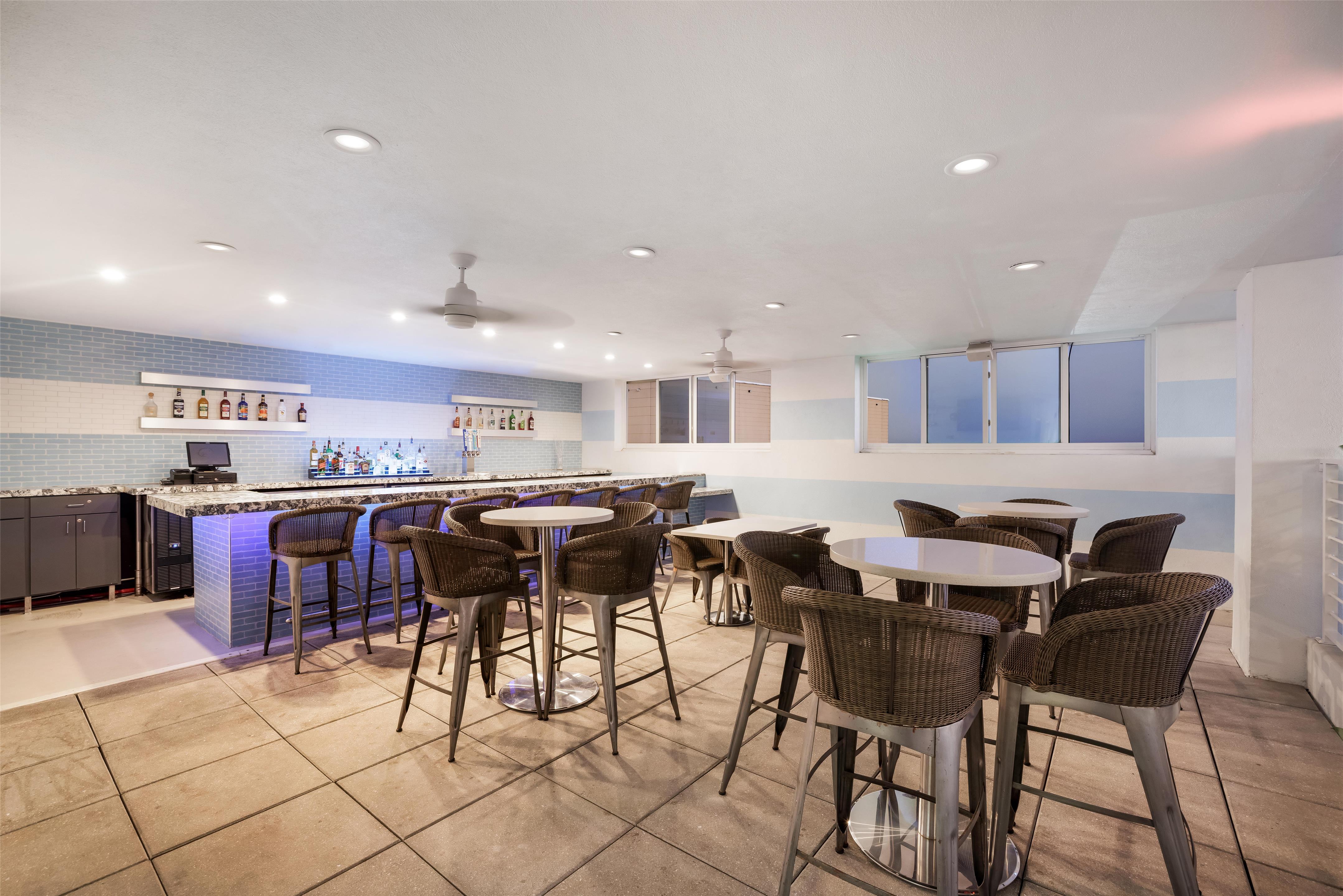BarLounge | The Banyan Hotel Fort Myers, Tapestry Collection by Hilton