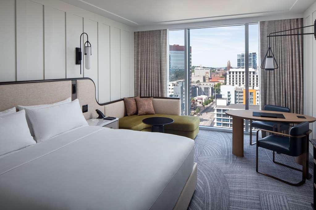 Conrad Nashville Room Type - DELUXE KING ACCESS RI SHWR