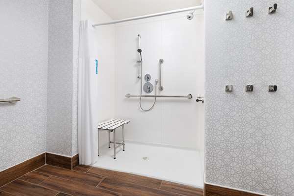  - Hampton Inn Oakhurst