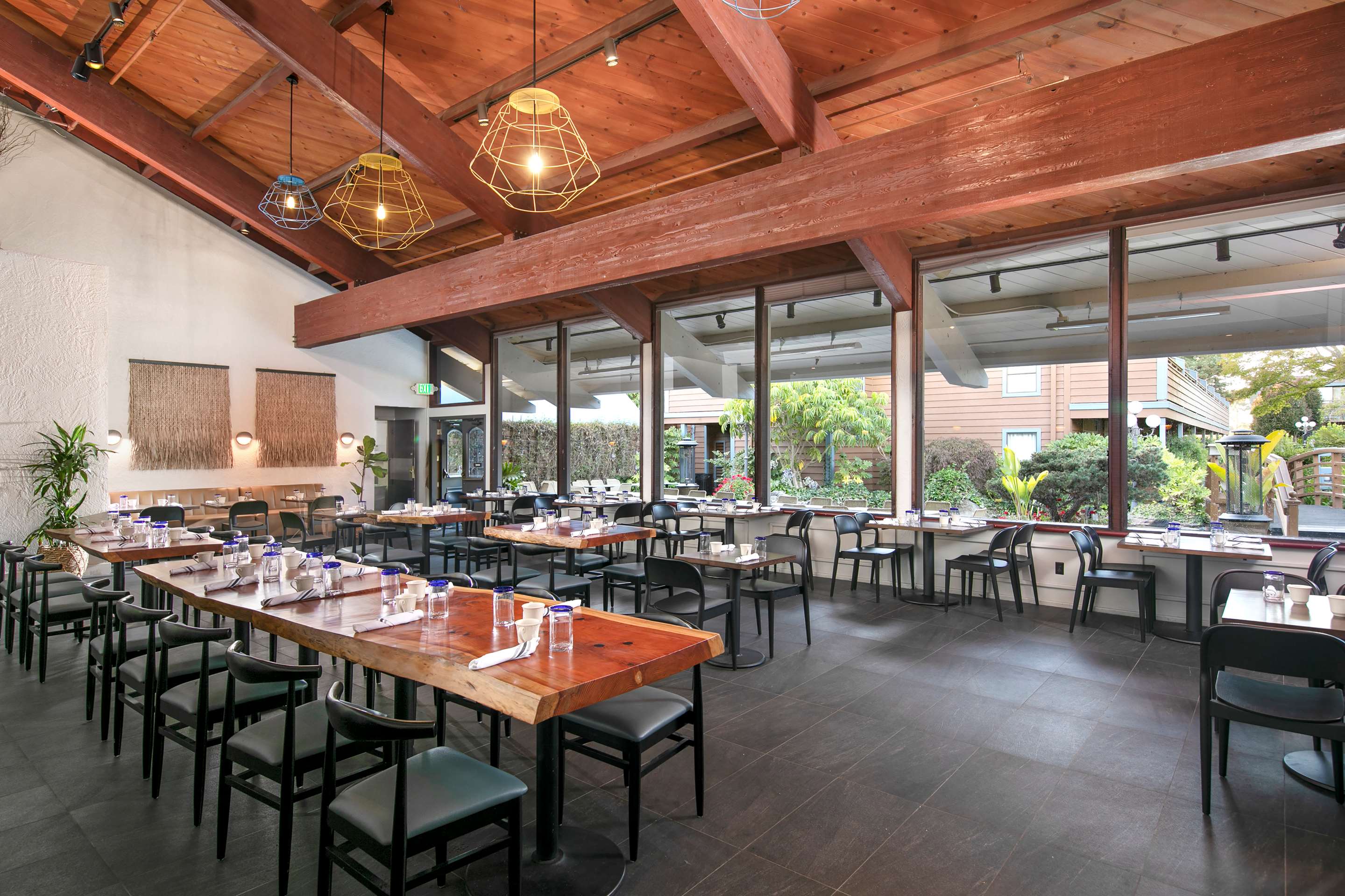 Restaurant | Seacliff Inn Aptos, Tapestry Collection by Hilton