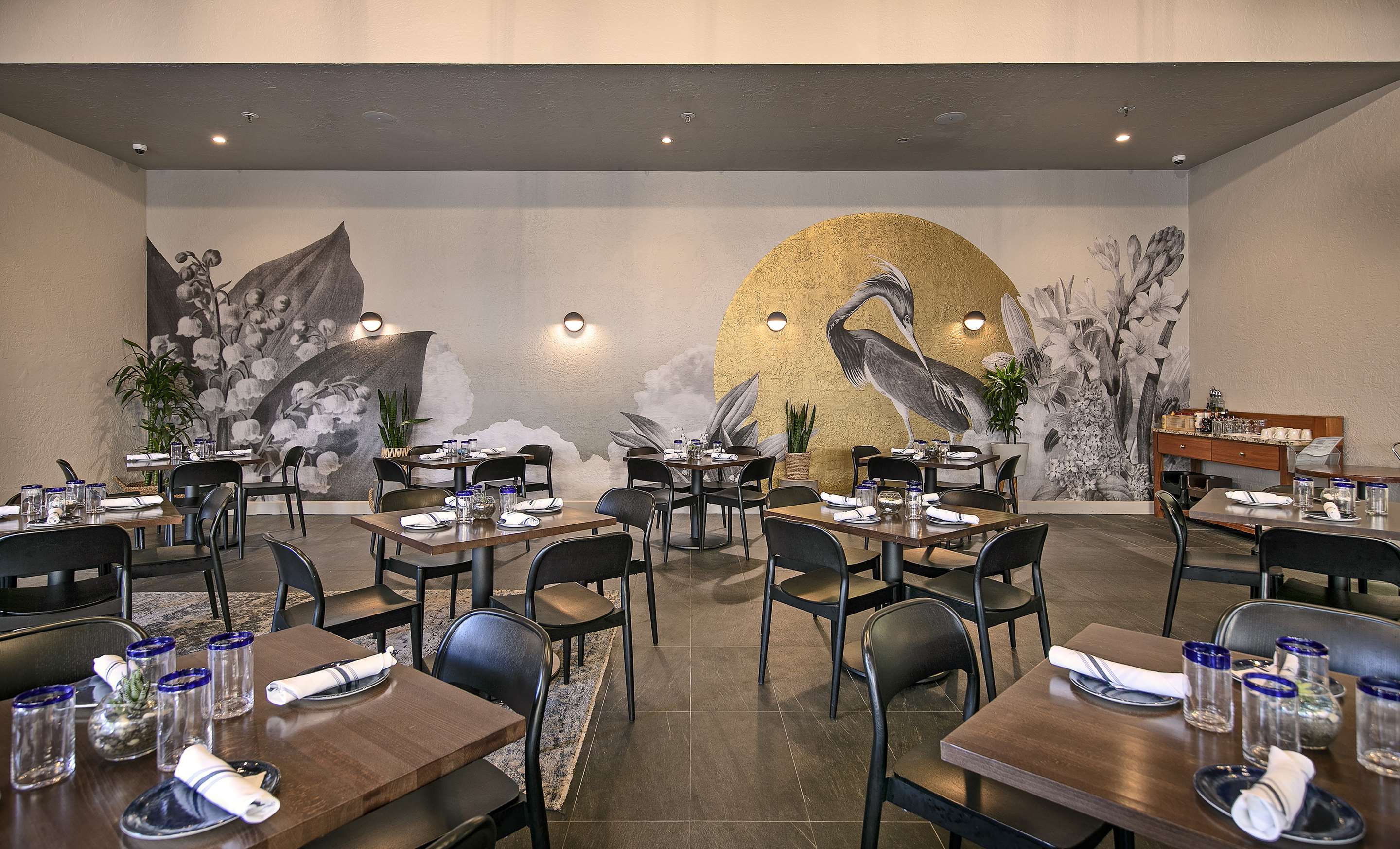 BarLounge | Seacliff Inn Aptos, Tapestry Collection by Hilton