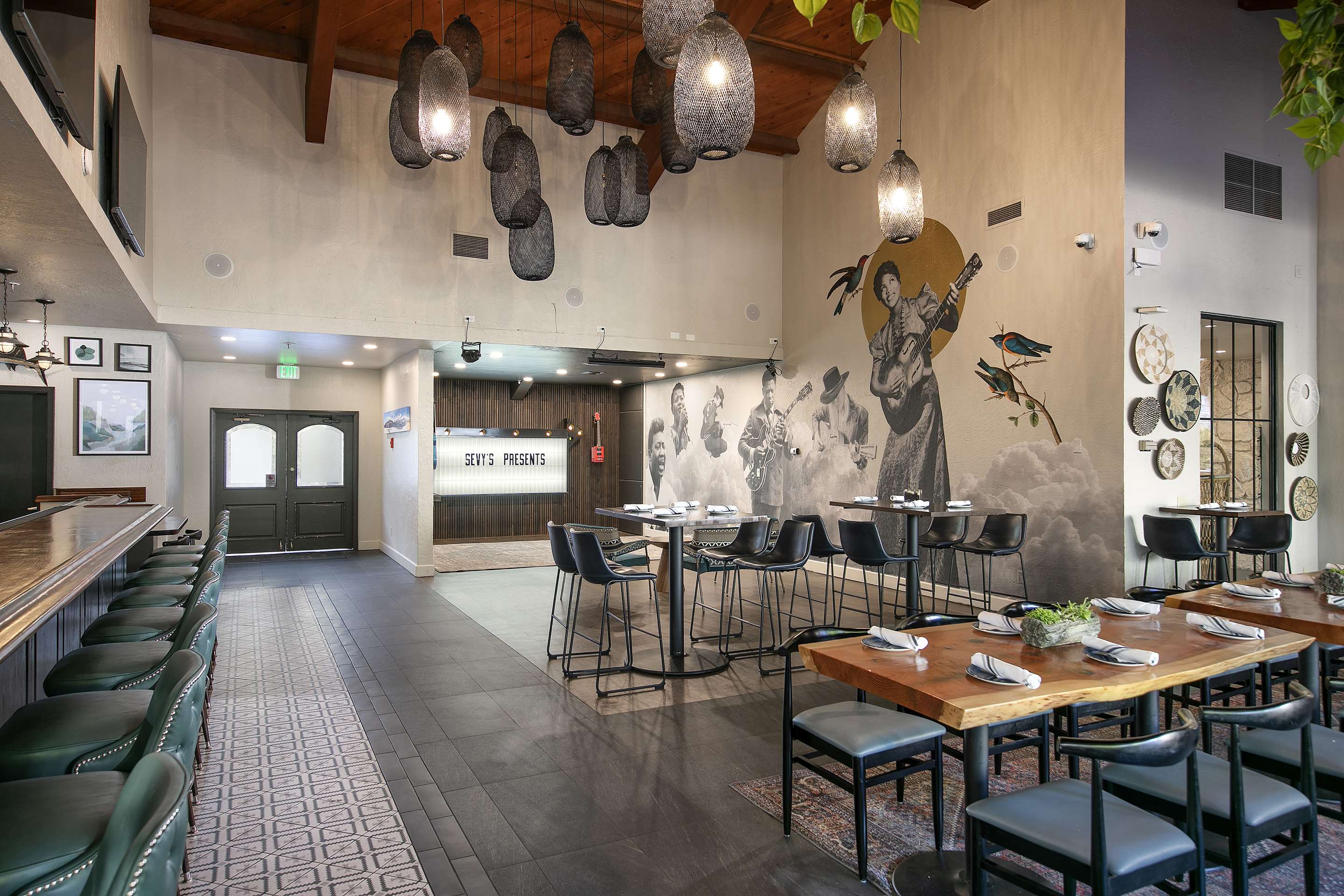 BarLounge | Seacliff Inn Aptos, Tapestry Collection by Hilton