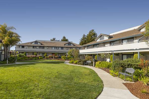 Exterior view - Seacliff Inn Aptos - CA 1, Exit 435