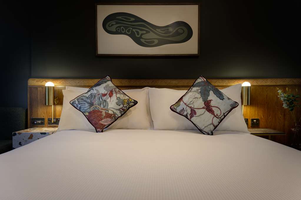 The Samuel Ryder Hotel St Albans, Tapestry Collection Hilton - Tap to explore photos