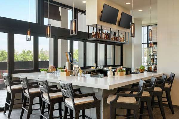 Bar - Home2 Suites by Hilton Woodland Hills