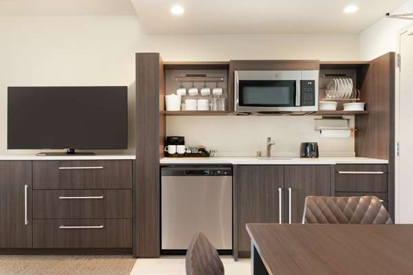  - Home2 Suites by Hilton Woodland Hills