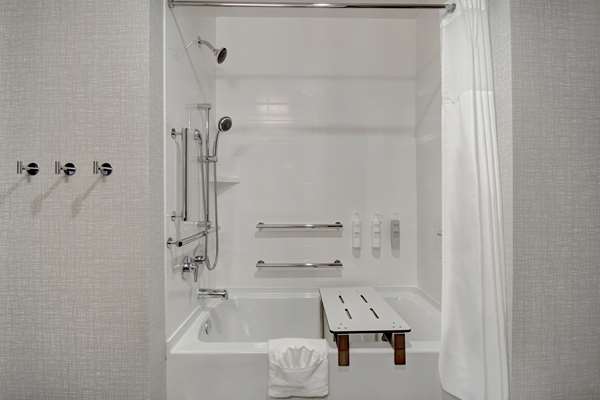  - Hampton Inn & Suites Rancho Cucamonga - I-15, Exit 112