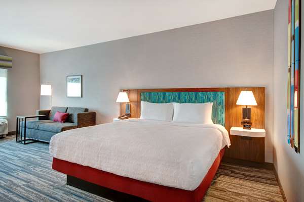  - Hampton Inn & Suites Rancho Cucamonga - I-15, Exit 112