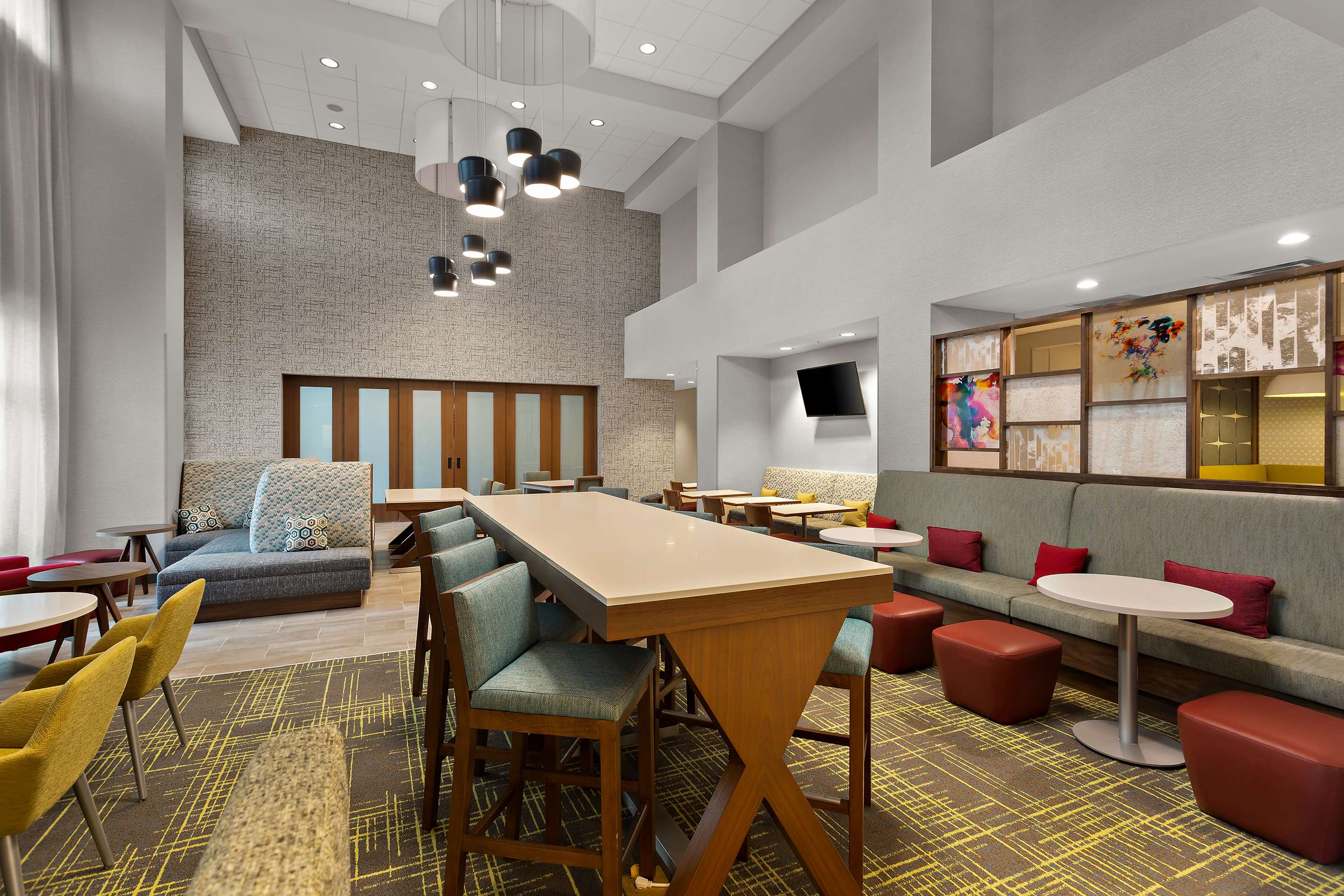 Breakfast Area | Hampton Inn & Suites Ruskin I-75