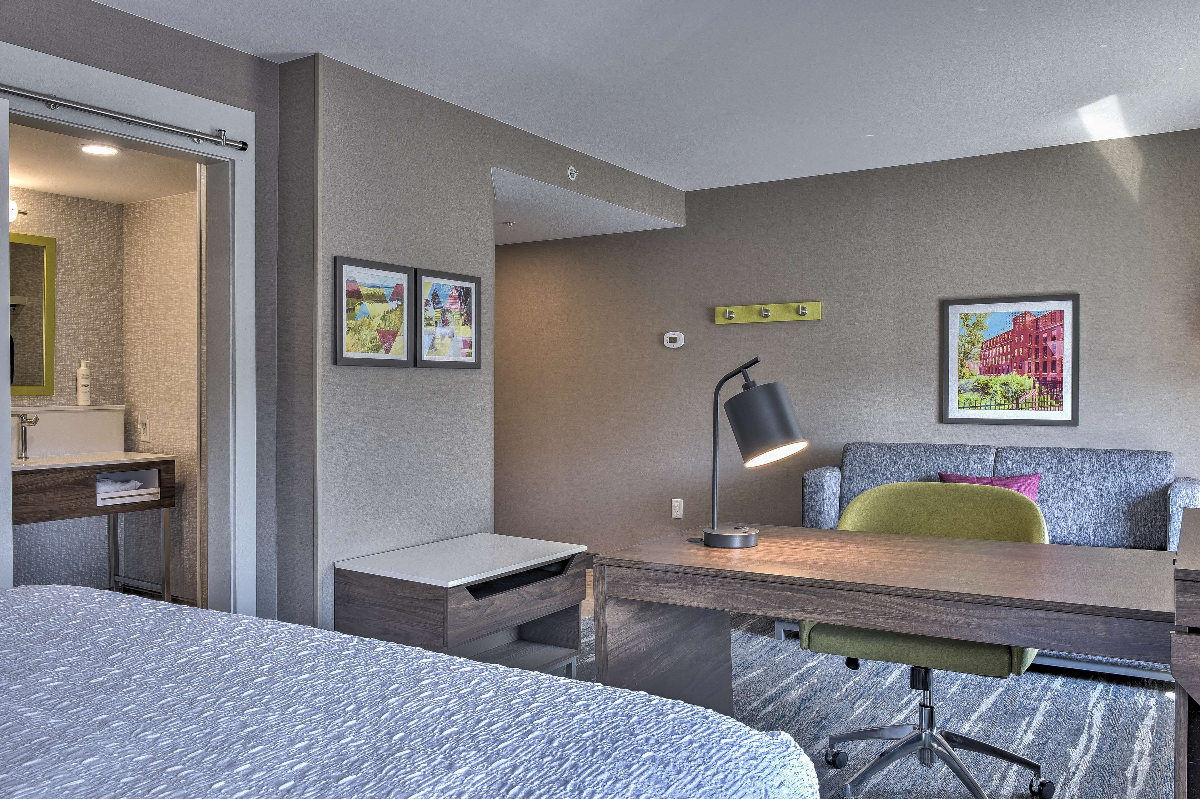 Hampton Inn & Suites Keene Room Type - 1KN STDO MIC FRIDG WTBR NS